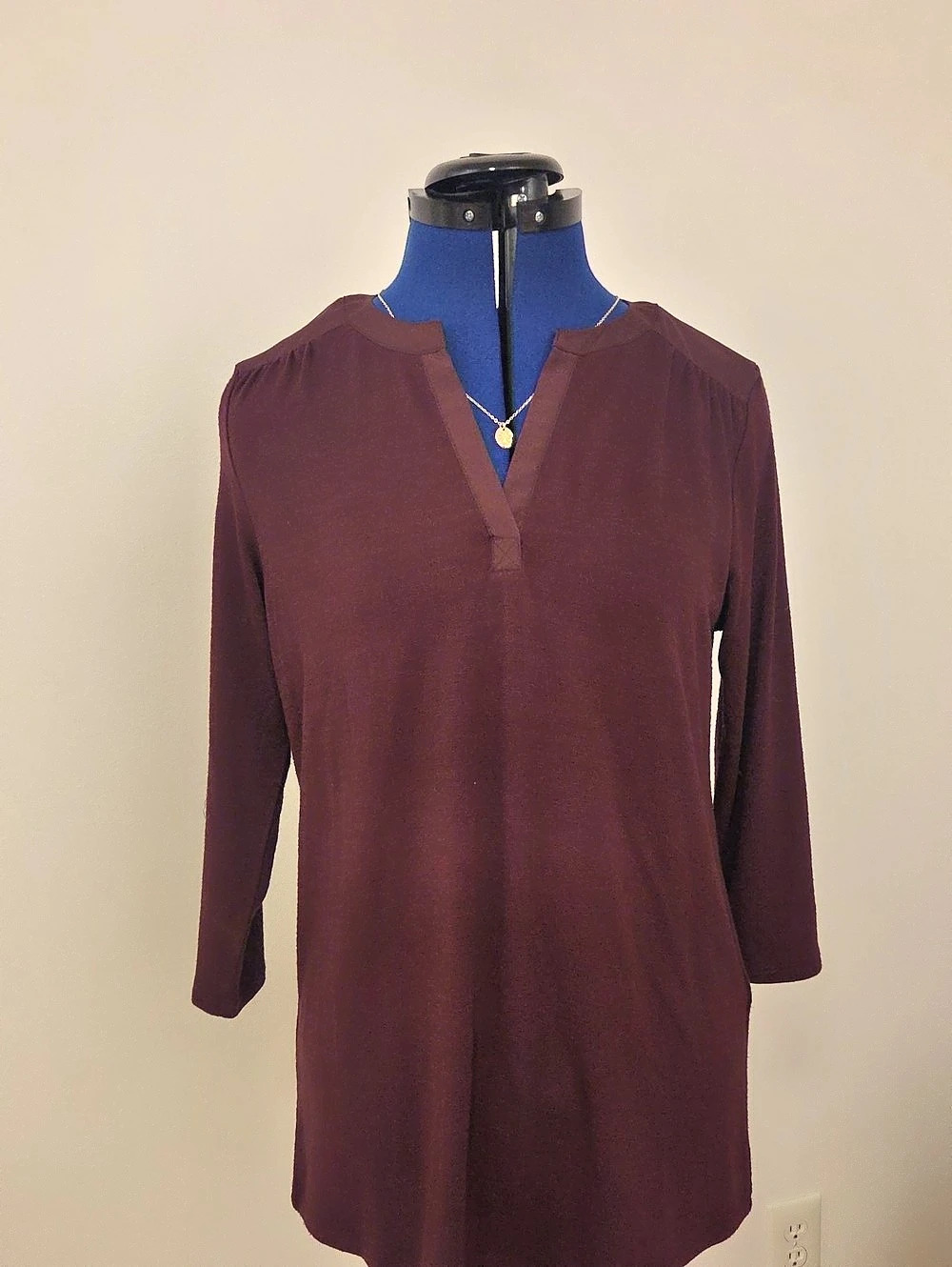 Women's Long Sleeve Tunic in Burgundy Like New